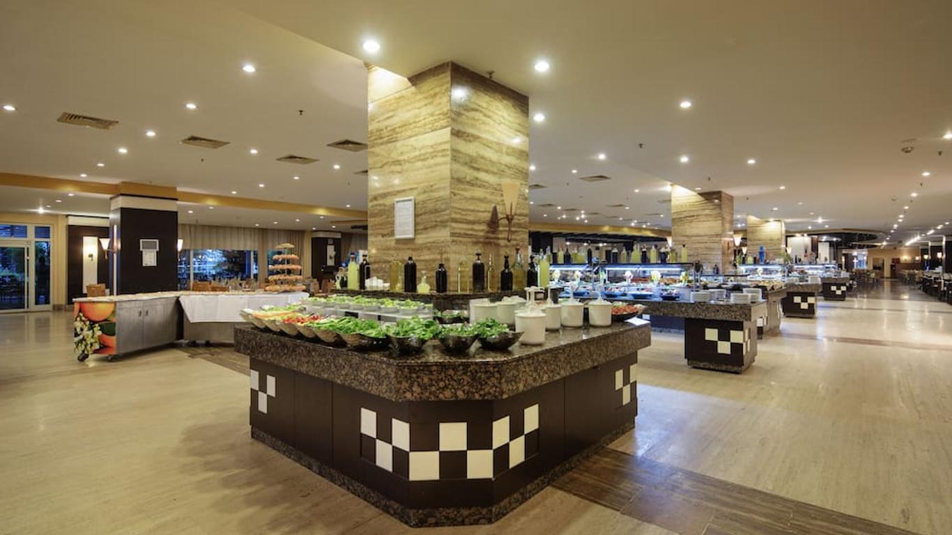 Crystal Admiral Resort Suites & Spa