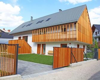 Apartment Jurijana - New 4-Bedroom Triplex with Sauna & Garden - Bohinjska Bistrica