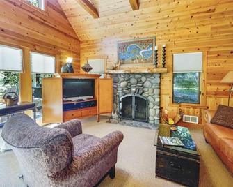 Metolius Cabin 3 - Camp Sherman - Sala de estar