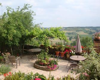 D'Ici et D'Ailleurs - Cordes-sur-Ciel - Innenhof