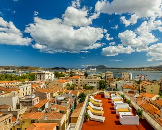 Hotel Panorama - Olbia - Gebouw