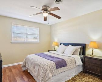 Nola (3bd) Hub - Metairie - Bedroom