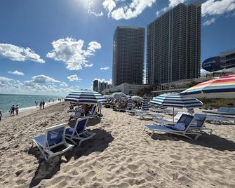 Beachwalk Resort - Hallandale Beach - Strand