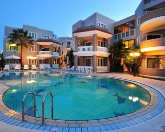 Stavroula Palace - Kissamos - Piscină