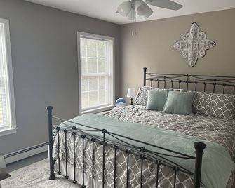 Seneca Summit: Lake view, private road - Watkins Glen - Спальня