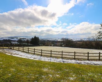 Dolau Meurig, Ystrad Meurig - Ystrad Meurig - Outdoors view