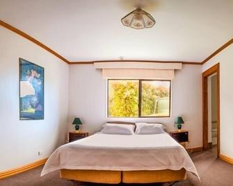 Rejuvenate in tranquility with family/friends! - Carterton - Bedroom