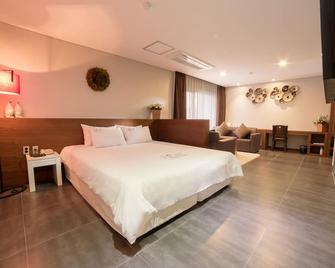 Reve Business Hotel Jeju - Ciudad de Jeju - Habitación
