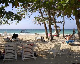 Studio Apt on 7 Mile Beach at Negril Beach Club - Negril - Platja