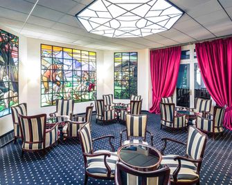 Hôtel Mercure Lourdes Impérial - לורד - בניין