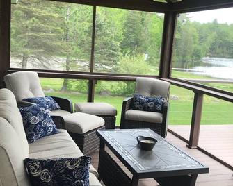 Reduced - Leaf Peeper Special - Abbot - Sala de estar