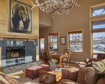 Cody House Condominiums - Teton Village - Living room