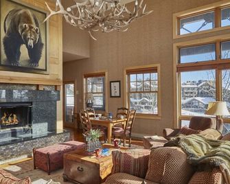 Cody House Condominiums - Teton Village - Wohnzimmer