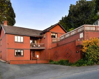 Erris Villa - Builth Wells - Building