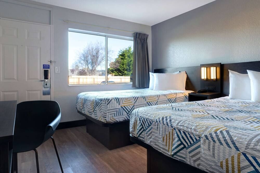 موتل 6 أركار، كاليفوينيا - كال بولي هومبولد