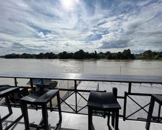 Sleep by the river - Ratchaburi - Balcony