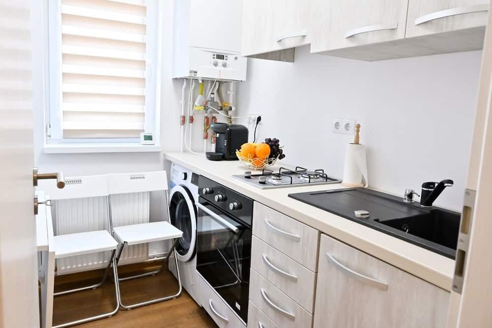 Sophia's Cozy Apartment - Mediaş - Kitchen