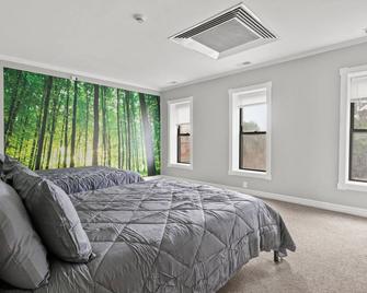Luxury Rochester Penthouse w/ Unbeatable City View - Rochester - Bedroom