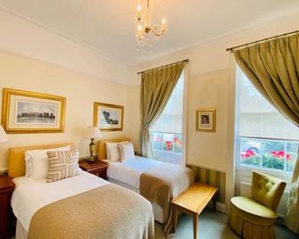 Pier View Self Catering Luxury Apartments - Southend-on-Sea - Bedroom