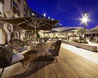 Novotel Clermont-Ferrand - Clermont-Ferrand - Patio