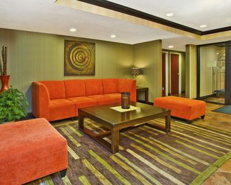 Holiday Inn Express & Suites Wabash By IHG - Wabash - Huiskamer