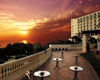 فندق نيكو أليفيلا - يوميتان - شرفة