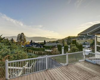 Room In Rodee Homestay, B&B - West Kelowna - West Kelowna - Balcon