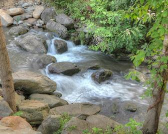 Hampton Inn Gatlinburg Historic Nature Trail - Gatlinburg - Building