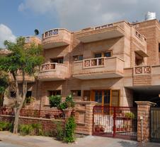 Apnayt Villa