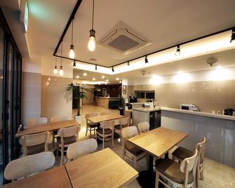 Harbor Hotel - Jeju City - Restaurant