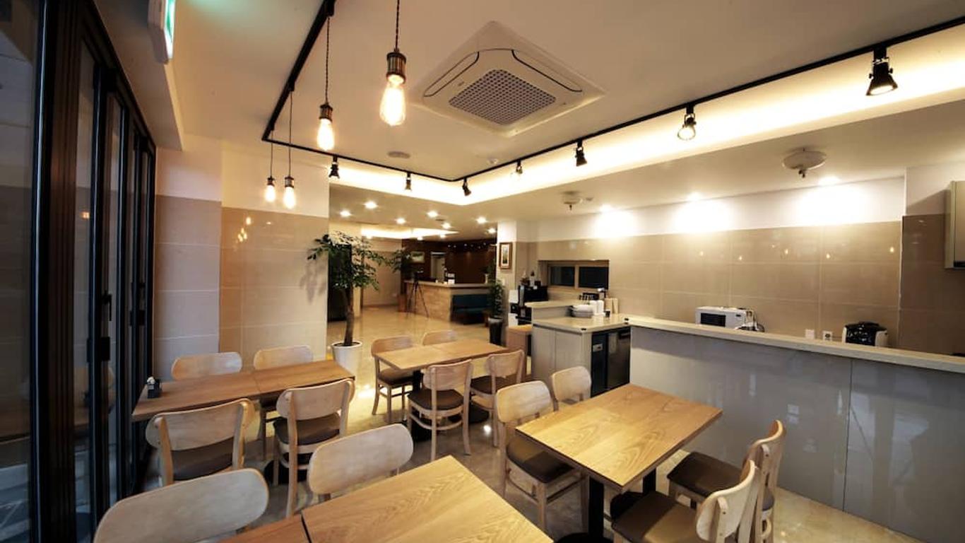 هاربور هوتل