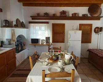 Traditional house in Asfendiou - Kos - Dining room