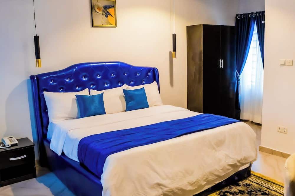 El Elyon Hotel and Suites