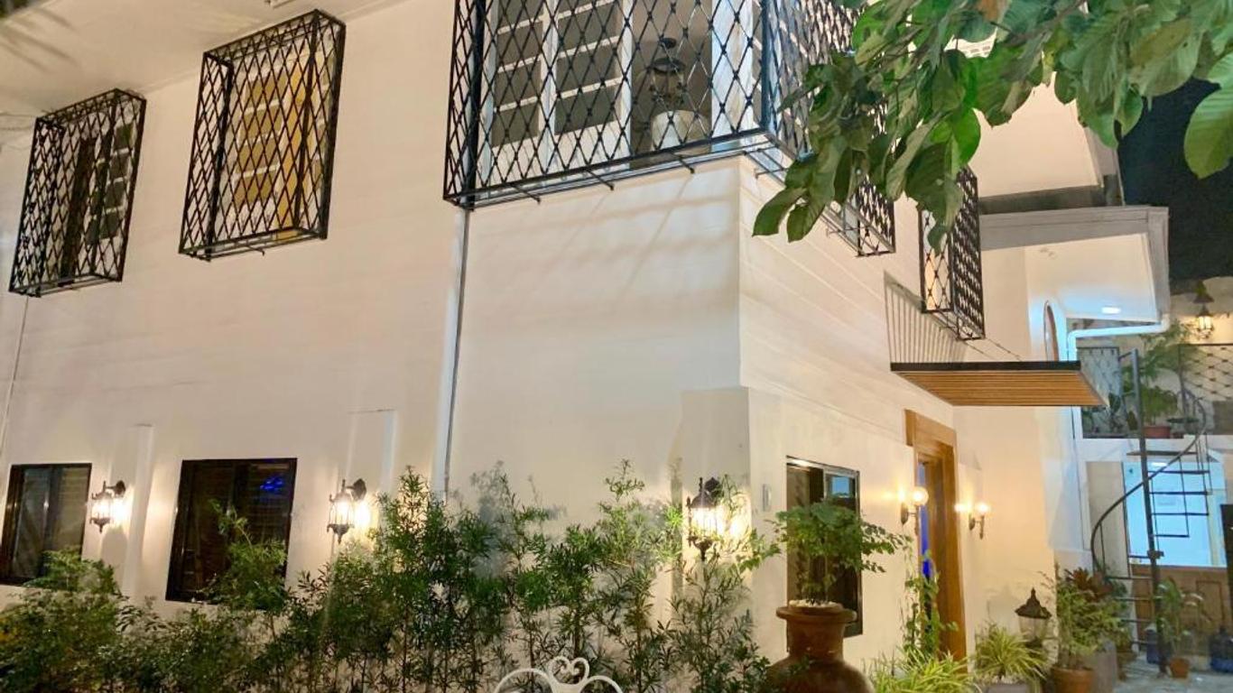Courtyard Hotel