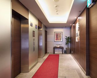 Shizutetsu Hotel Prezio Shizuoka Ekinan - Shizuoka - Pasillo