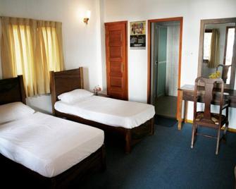 Arugam Bay Surfing Resort - Arugam - Bedroom