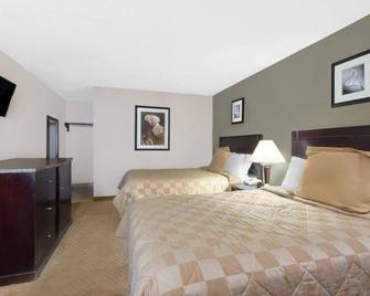 Super 8 by Wyndham Brook Park/Cleveland - Brook Park - Schlafzimmer