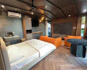 Pezo 1 Boutique Stay with Outdoor Jacuzzi Hyderabad - Hyderabad - Dormitor