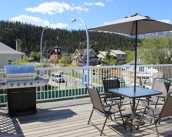 Downtown Jasper Suite Beautiful Views - Jasper - Balkón