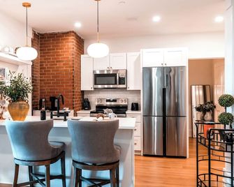 Waterside Step-Free 2br, Near Brown And Risd, Free Parking - Providence