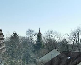 Beautiful apartment with balcony just a few minutes' walk from the lake - Friedrichshafen - Gebäude