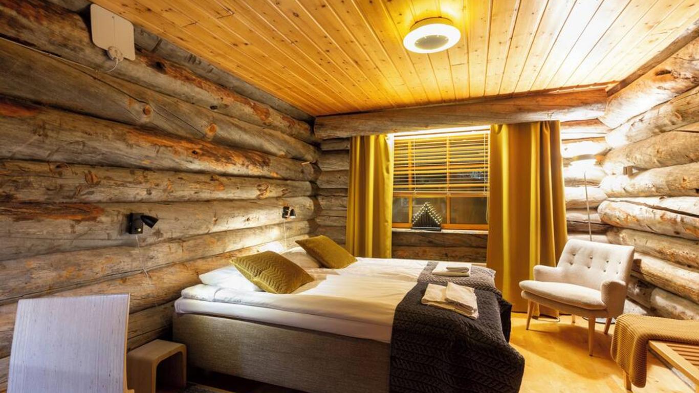 Kuukkeli Log Houses Teerenpesä