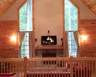 Luxury Country Home in the Swinging Bridge Lake Community - Monticello - Їдальня