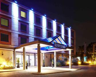 Novotel London Heathrow Airport - M4 Jct 4 - West Drayton - Building