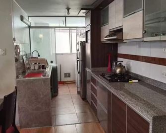 Cozy apartment in comas - Comas - Kitchen