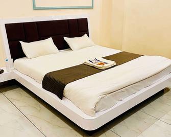 Hotel Kush palace - Ujjain - Bedroom