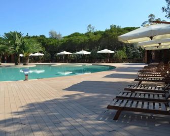 Camping Campo Dei Fiori - Vada - Piscina