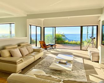 Oceanfront | Kids Pet Friendly | Pool Spa Bar Gym - Mount Martha - Living room