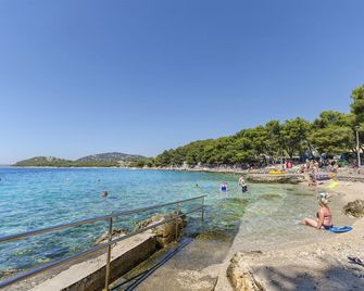 Apartments Mira - Tribunj - Playa