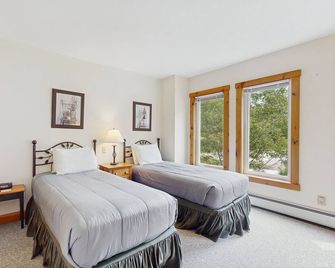 Ski-in/ski-out townhome with great views & deluxe resort amenities - Jay - Bedroom